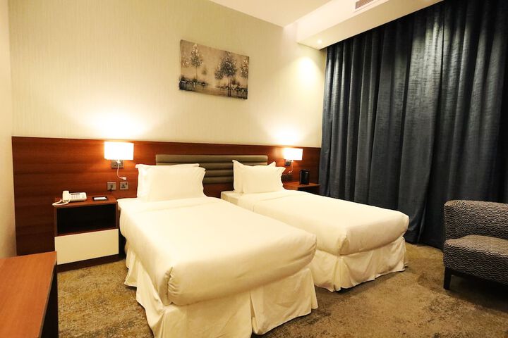 Room 8 of 39