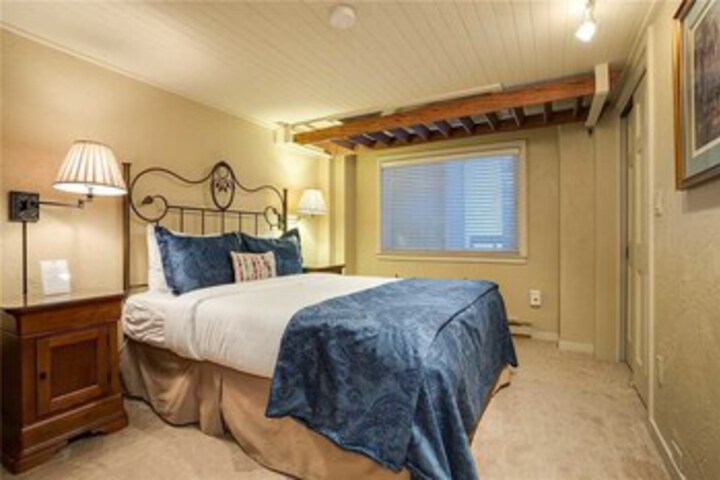Room 21 of 24