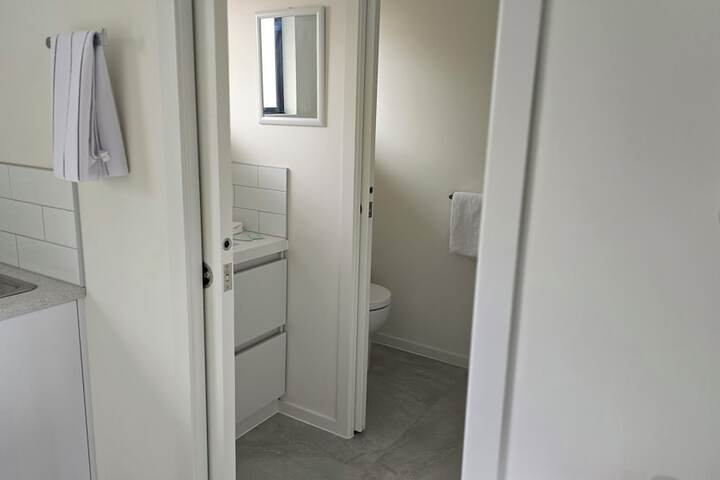 Room 32 of 47