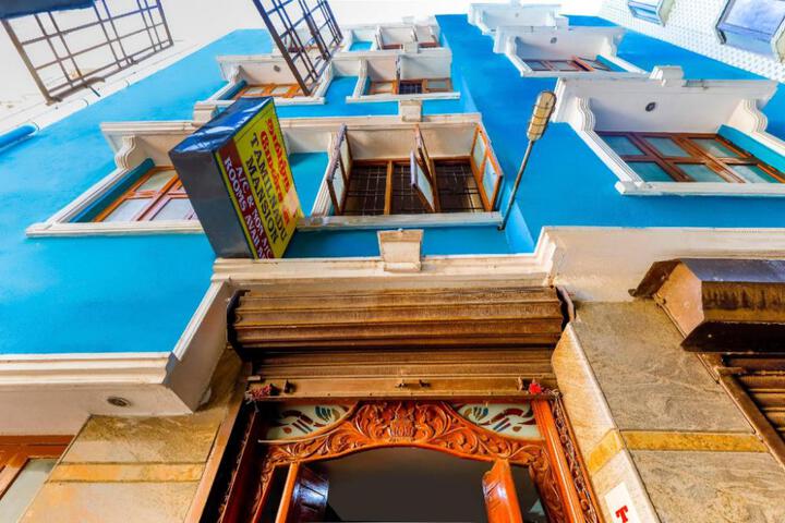 SPOT ON Grand Residency Near Marina Beach