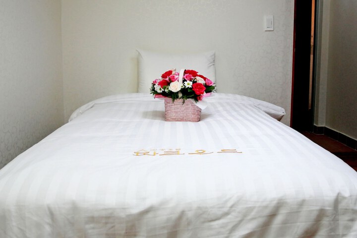 Room 28 of 78