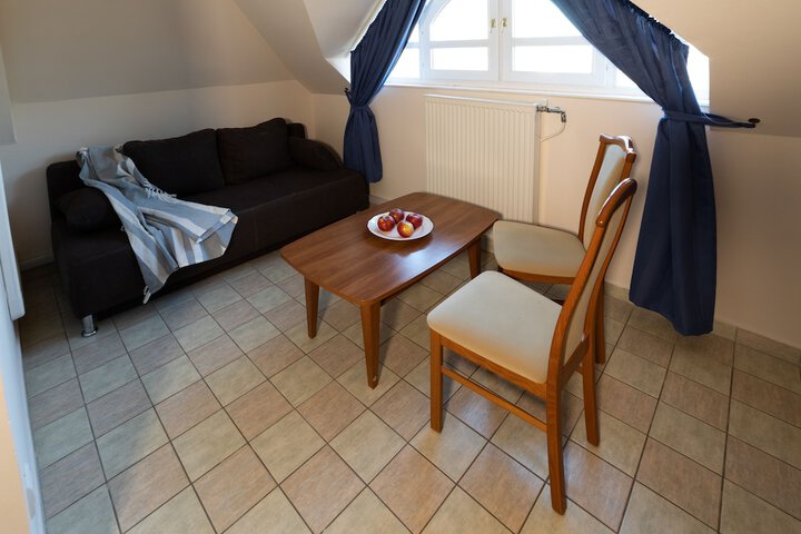 Room 52 of 86