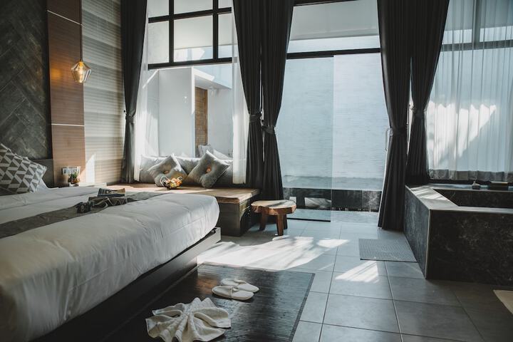 Room 5 of 52
