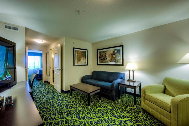 1 Bedroom Suite King Bed Accessible (10 of 10)