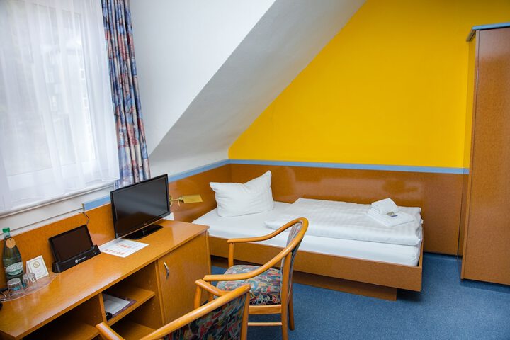 Room 26 of 72