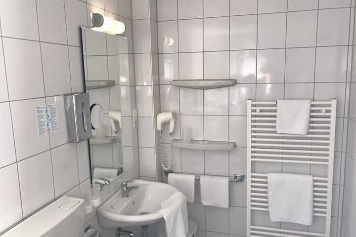 Room 40 of 124