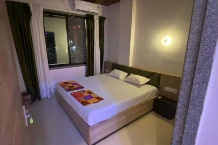 Room 7 of 42