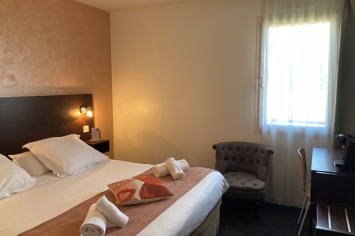 Room 9 of 29