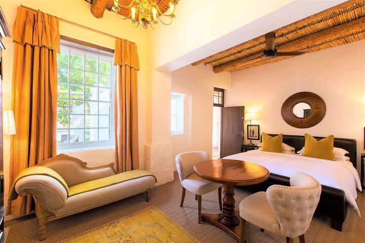 Room 2 of 38
