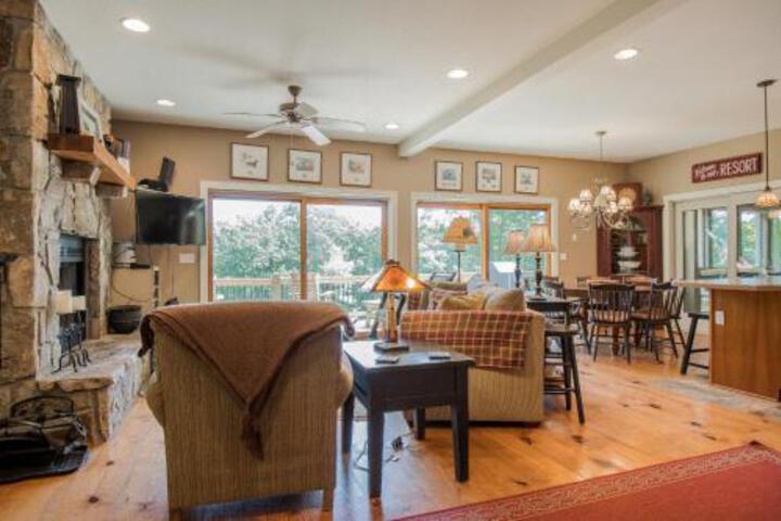 Canadian Day Four Bedroom Holiday Home in McHenry, MD