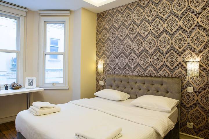 Room 4 of 42
