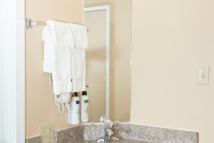 Bathroom sink