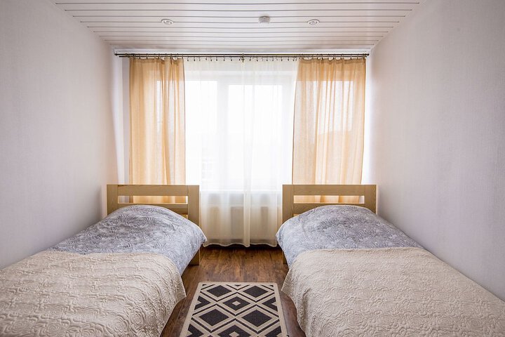 Room 10 of 25