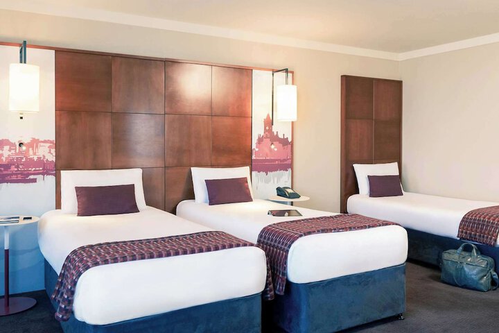 Room 10 of 49