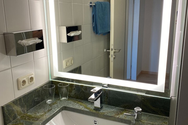 Room 19 of 30