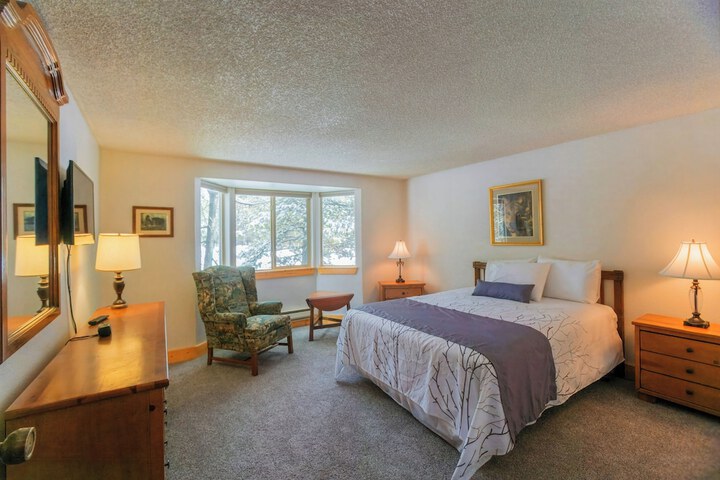 Room 6 of 43