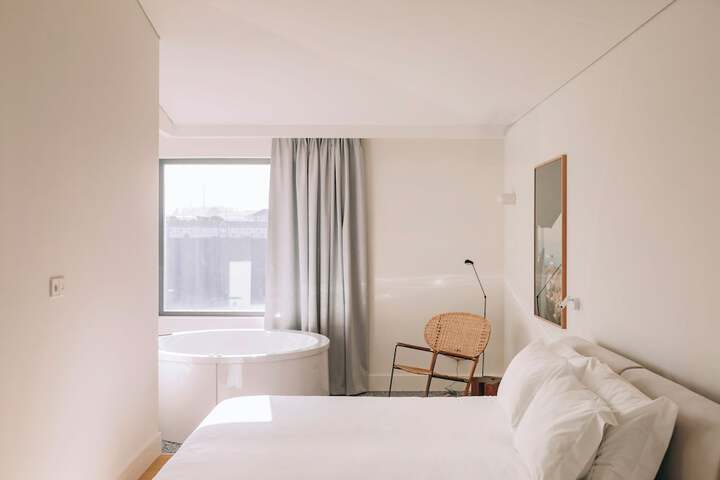 Room 82 of 186