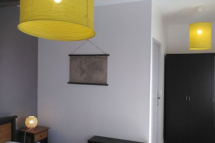 Room 2 of 53