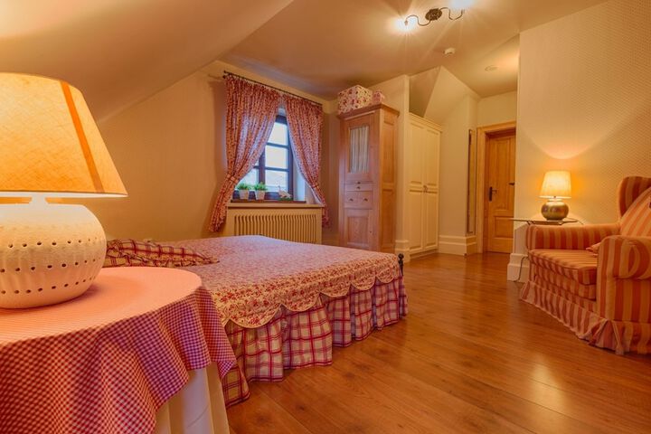 Room 9 of 41