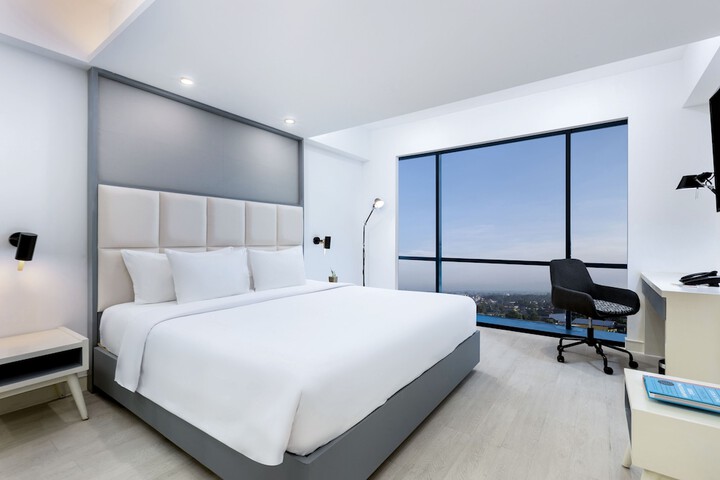 Room 9 of 43