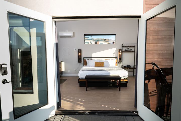Room 14 of 65