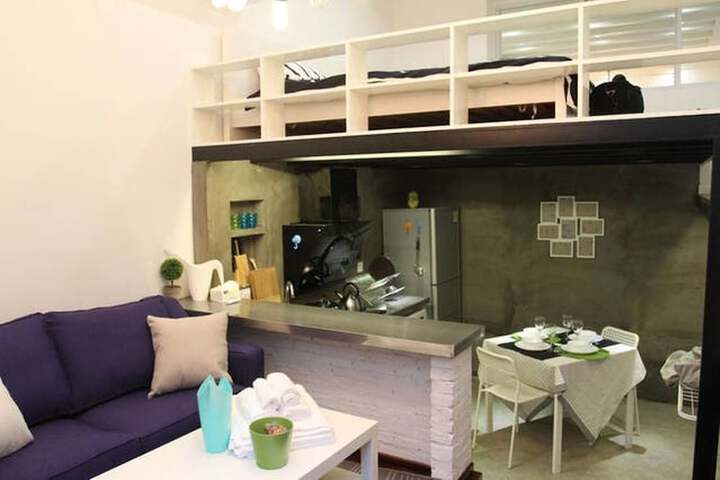 Room 12 of 87