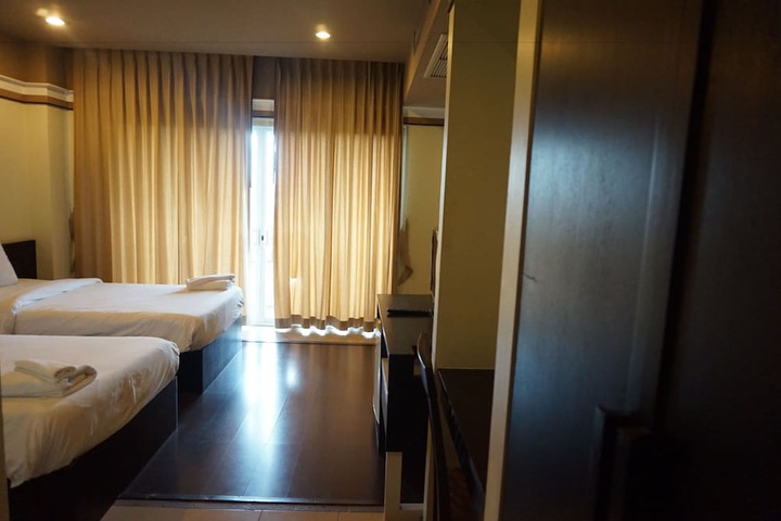 Room 11 of 52