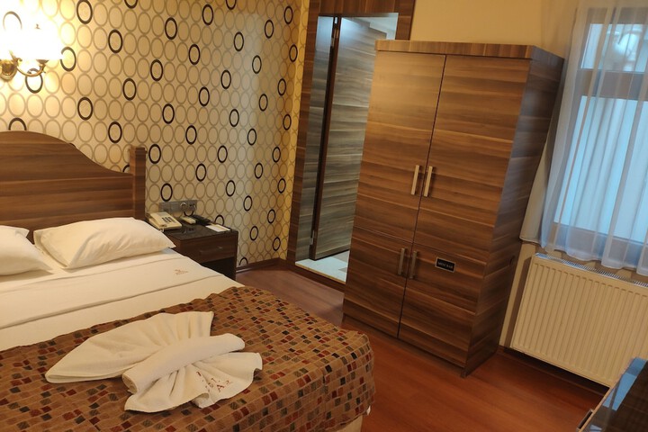 Room 12 of 46