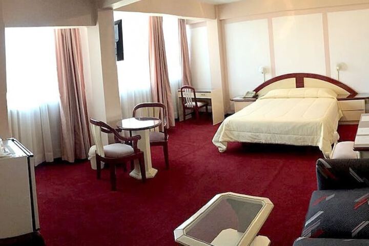 Room 11 of 36
