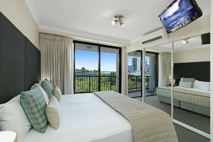 Room 5 of 62