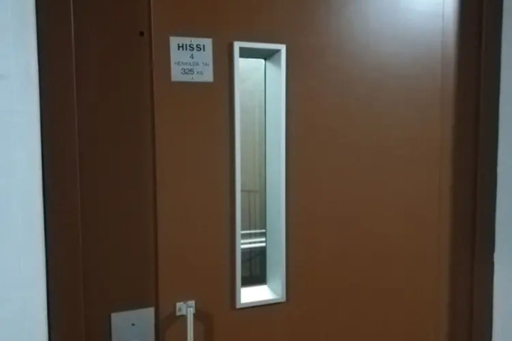 Room 12 of 18