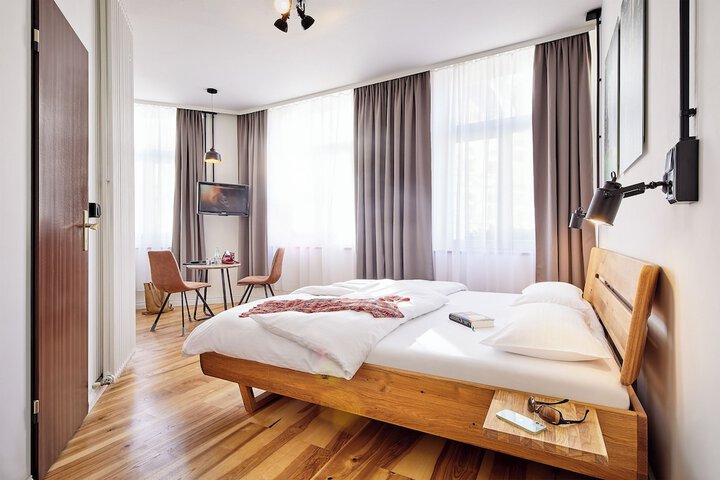 Room 2 of 22
