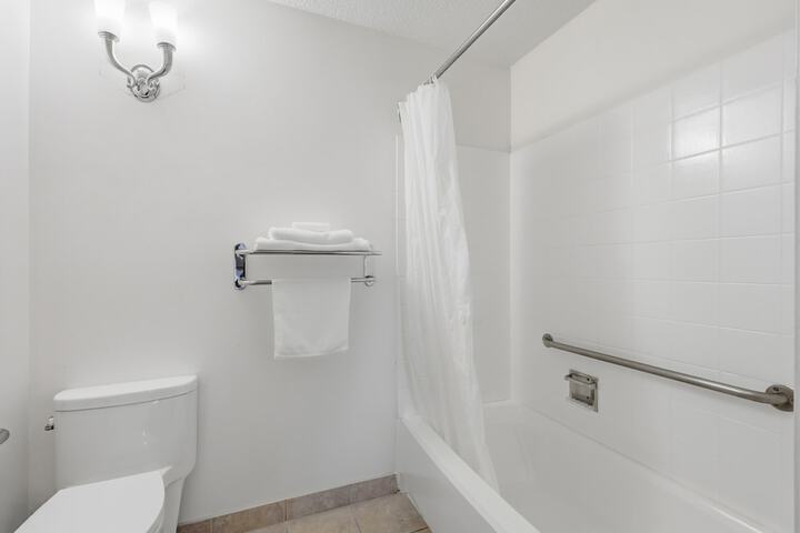 Room 11 of 23