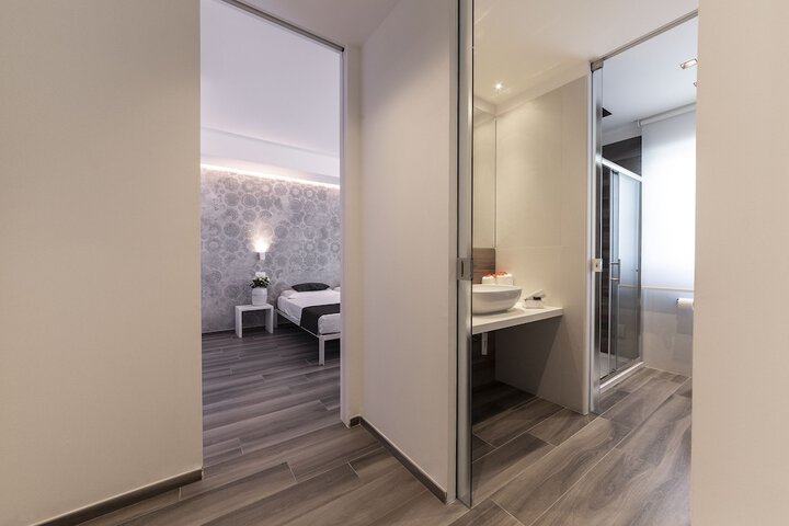 Room 12 of 50