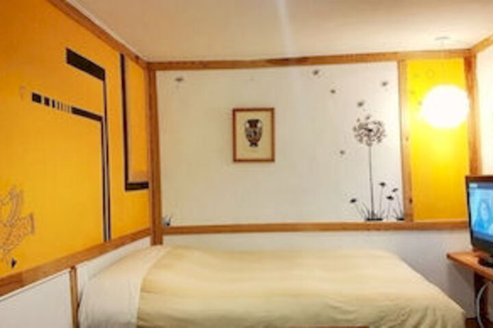 Room 68 of 107