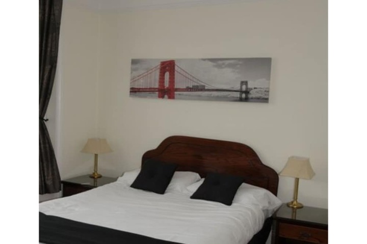 Room 10 of 39