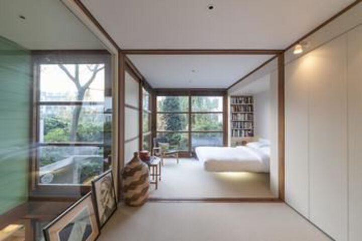 Room 43 of 166