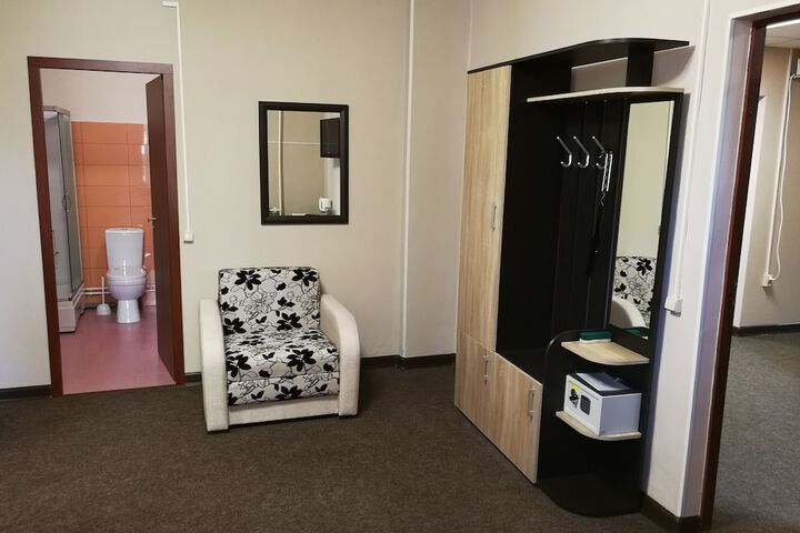 Room 8 of 94