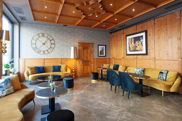 Hotel Lobby