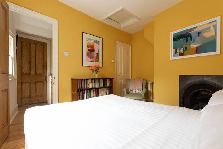 Room 4 of 39