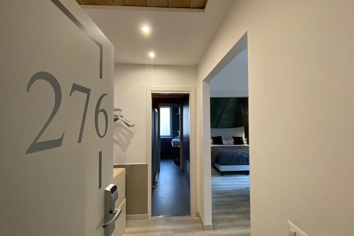 Room 30 of 86