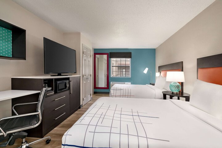 Deluxe 2 Double Beds (4 of 13)