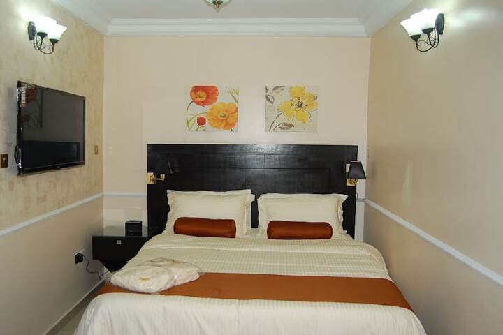 Room 5 of 41