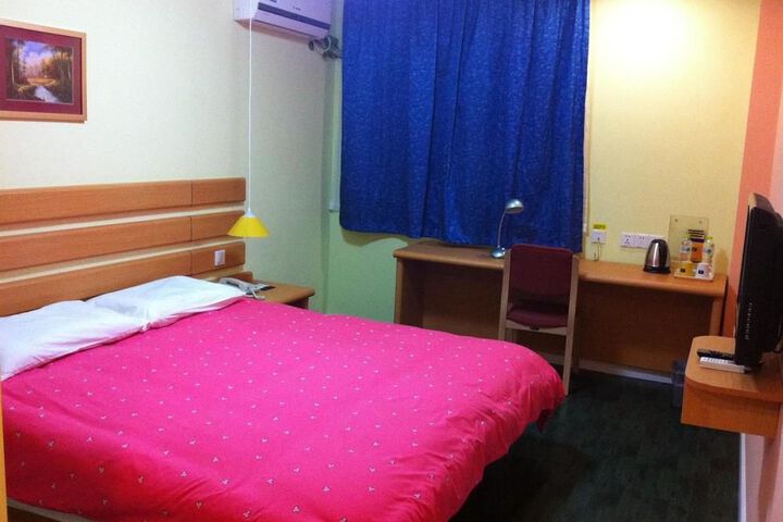Room 30 of 42