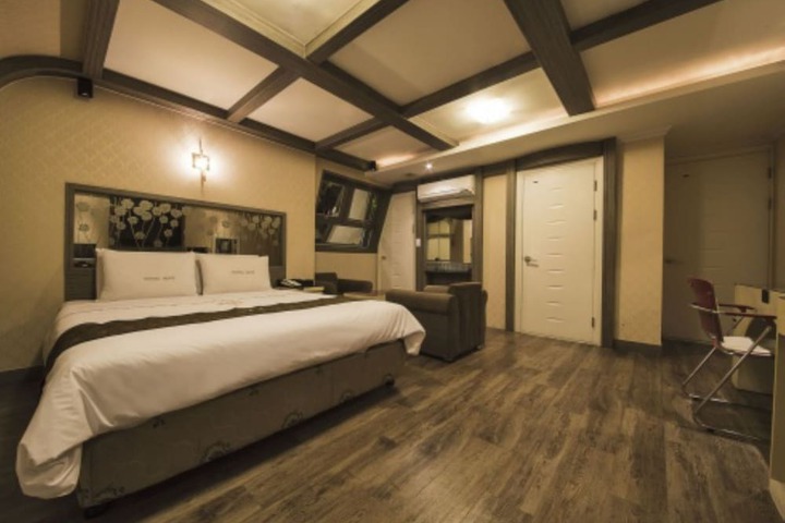 Room 20 of 30