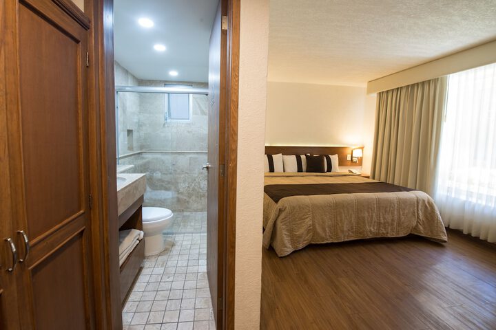 Room 14 of 64