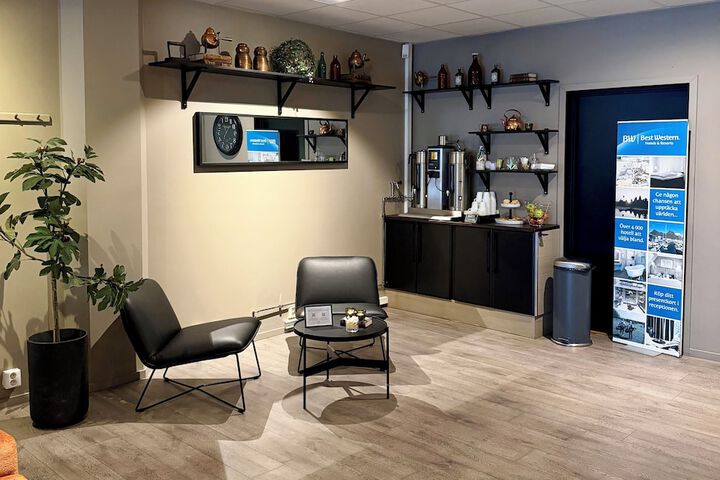 Entrance & Lobby