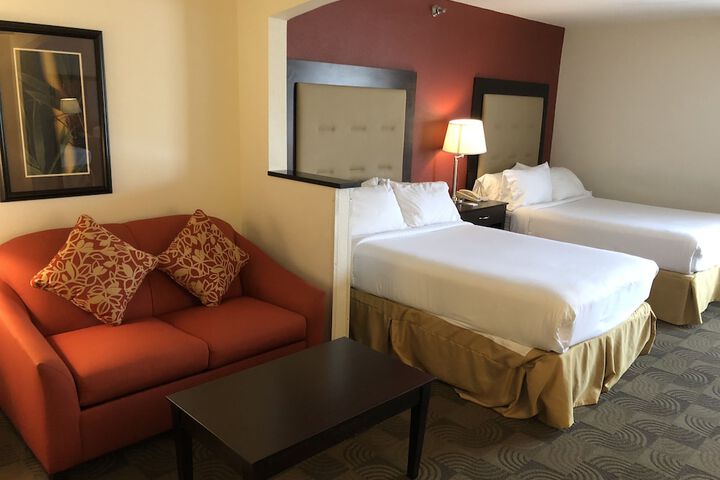 2 Double Beds (6 of 8)