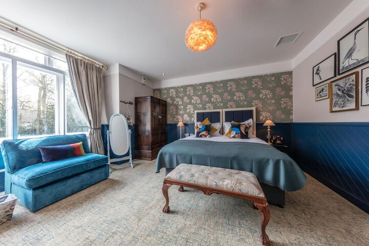 Room 25 of 48