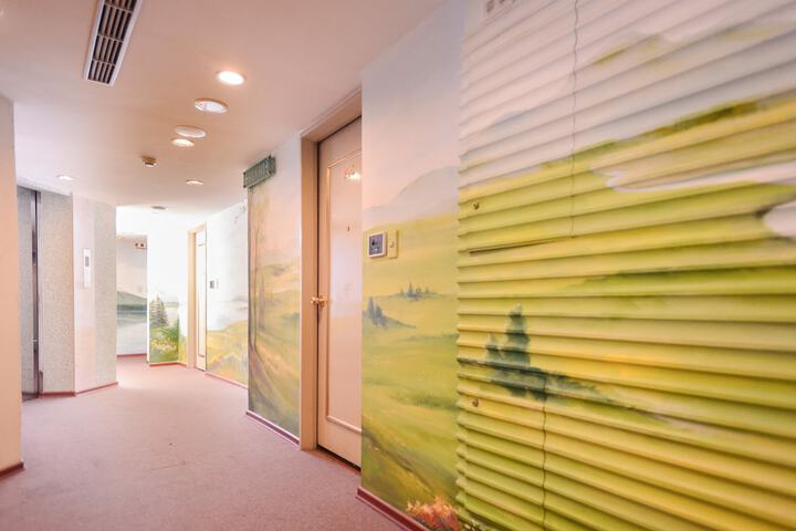 Ballroom/Hall 54 of 60
